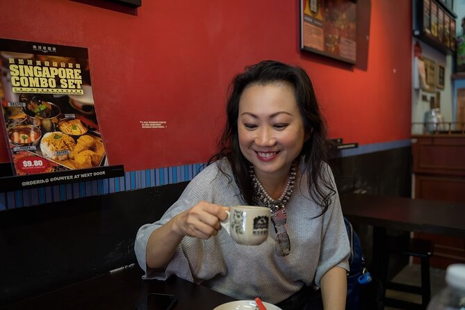 Singapore Chinatown Market Private Food Tour with 7 Food Tastings - Hawker Centre Power: The Iconic Bites You Actually Came For