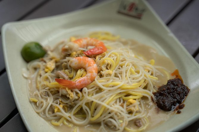 Singapore Chinatown Market Private Food Tour with 7 Food Tastings - Marina Bay’s Red Dot Museum Stop: A Nice Pace Reset