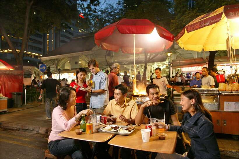 Singapore: Hawker Culture Food Tour and Sightseeing - Telok Ayer Green and the Temple-Market Route on an Even Longer Night Walk