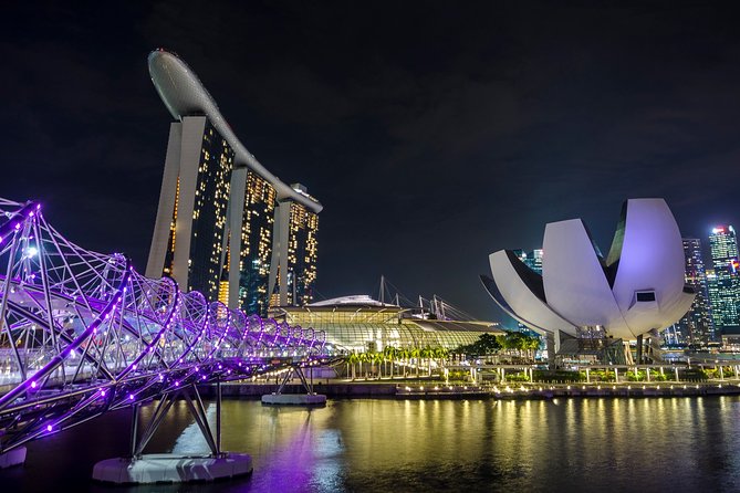 Singapore Photography Masterclass - Private Photography Lesson - Jubilee Bridge to Marina Bay: practice lines, angles, and pacing