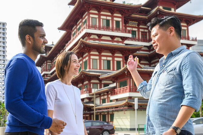 Singapore Private & Personalized Half-Day Tour with a Local Guide - Meeting at Starbucks: the walking tour reality