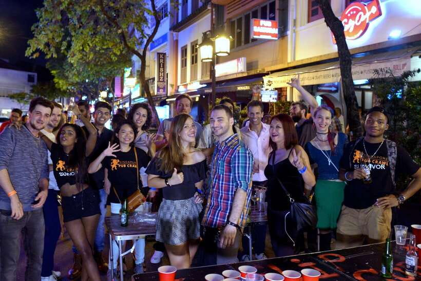 Singapore Pub Crawl - Party like a Local - The First Bar Stop: Free welcome shot and nightlife tips in the CBD area